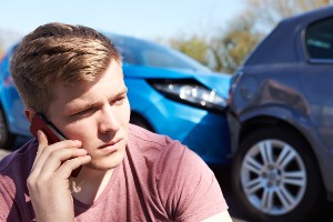 car accident victim calling police