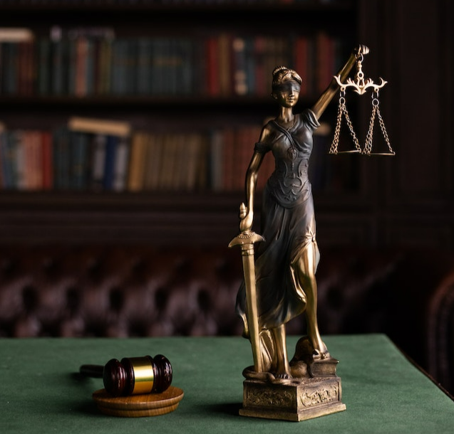 What Percentage Do Most Personal Injury Lawyers Take?